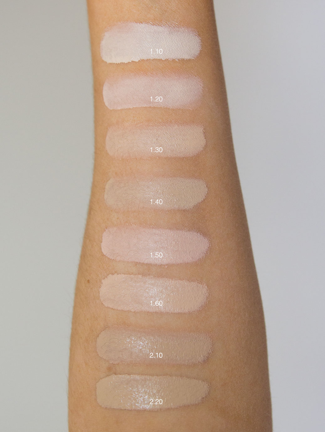 Beauty Blender Bounce - Full Review & Swatches.