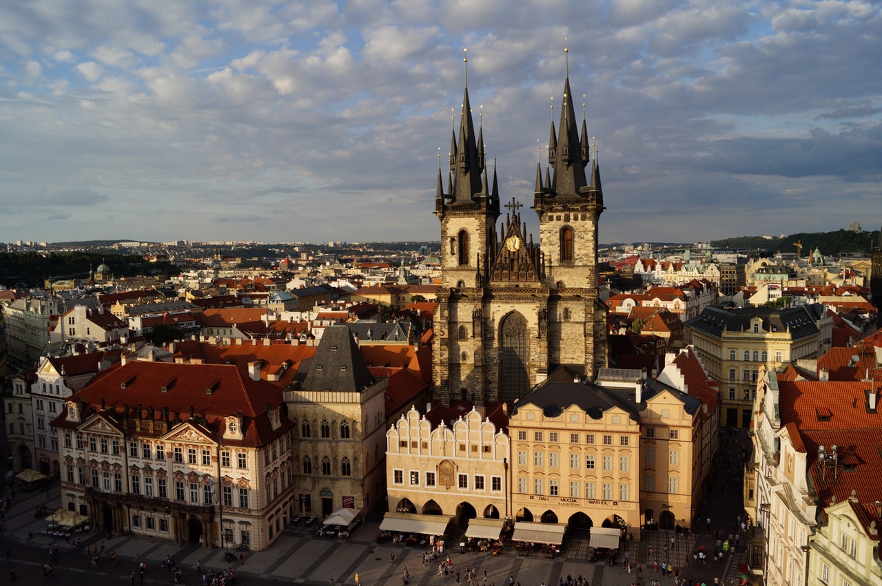 Local Secrets: Discovering Prague.
