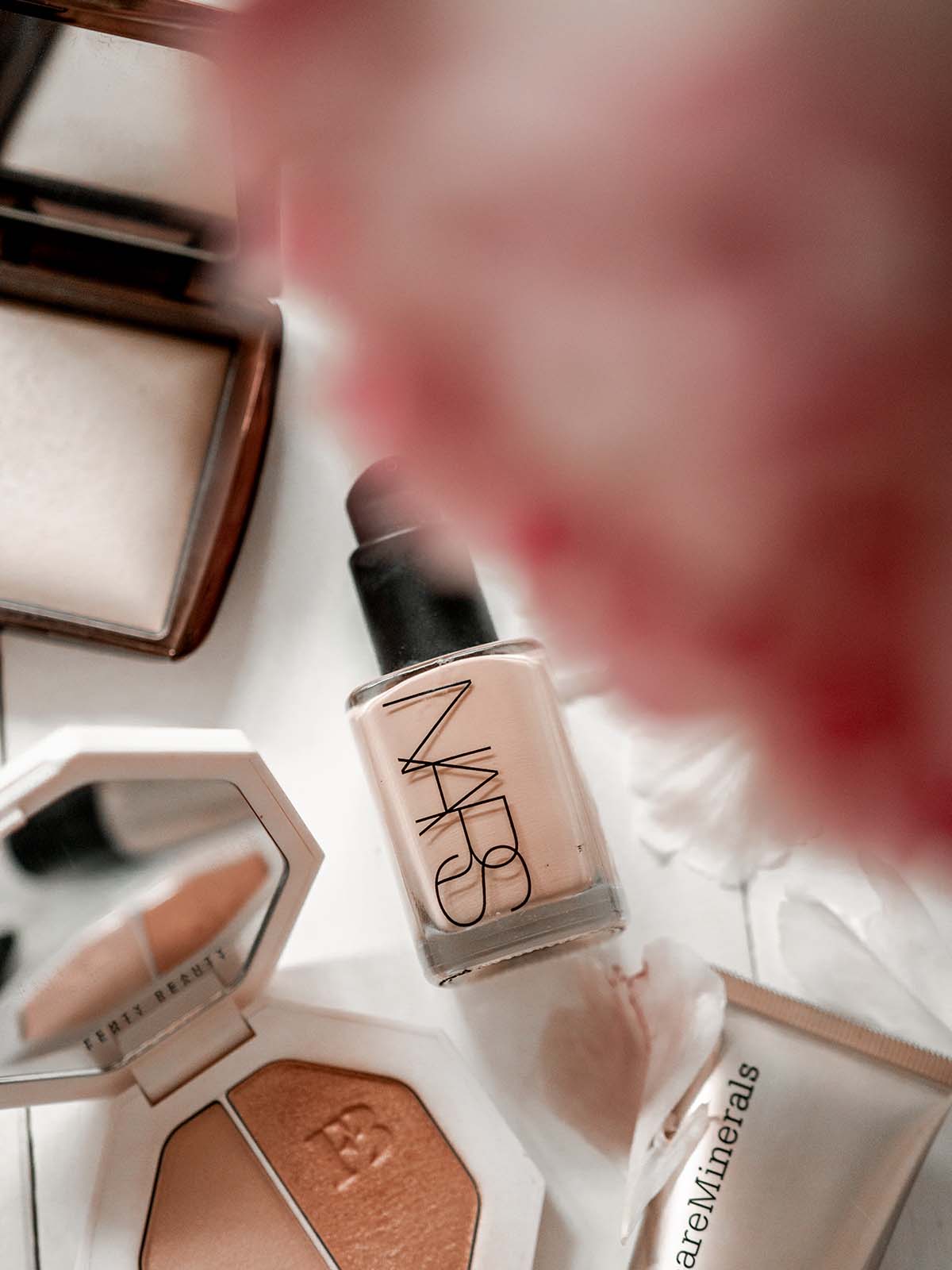 summer makeup products glow getters highlight glowy makeup picks