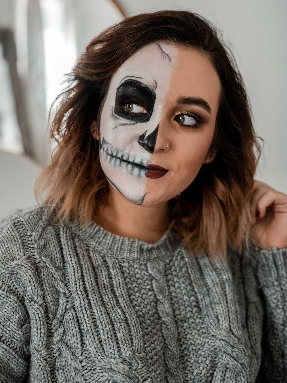 Halloween Makeup With Boots: Simple Skull Glam.