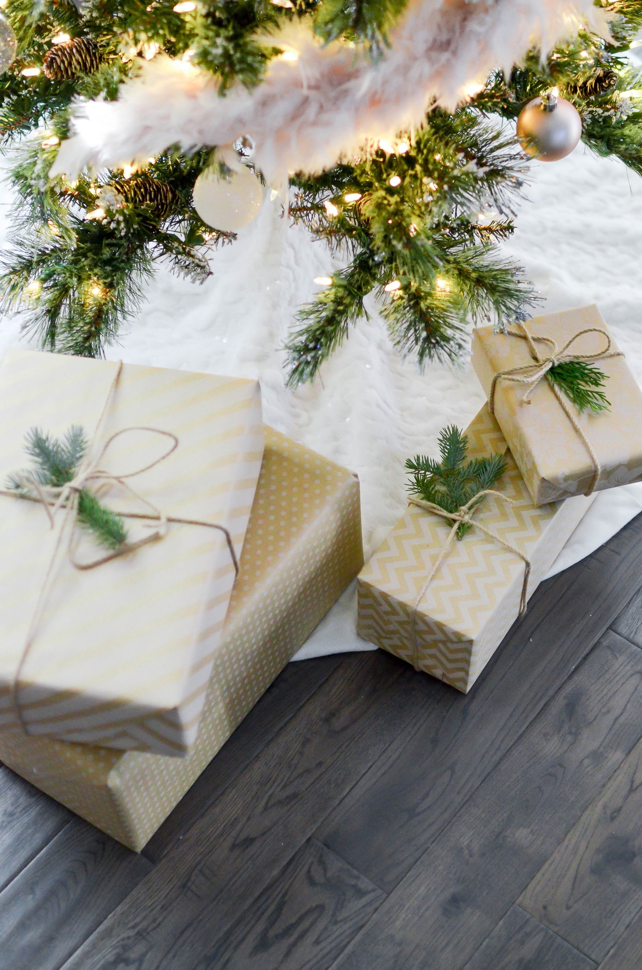 3 Simple Ways To Spruce Up Your Home For The Holidays.