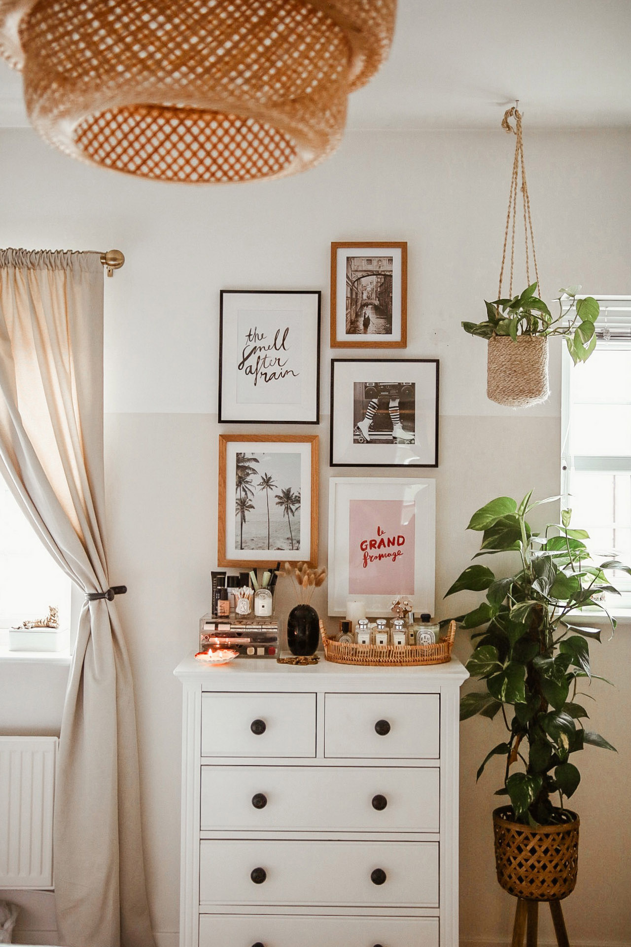 how to create a gallery wall lounge picture frames framed prints assortment colours