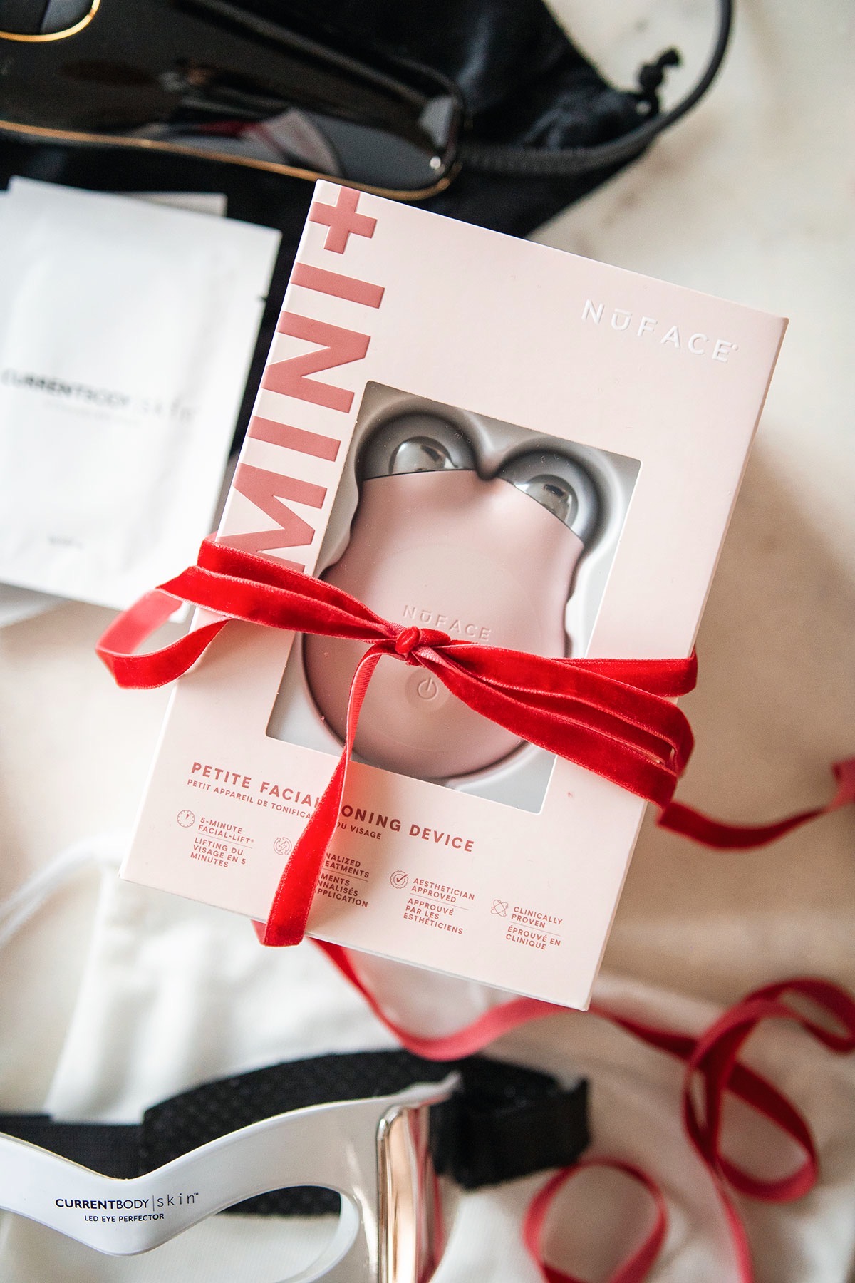 currentbody review beauty devices led mask light therapy skincare tips