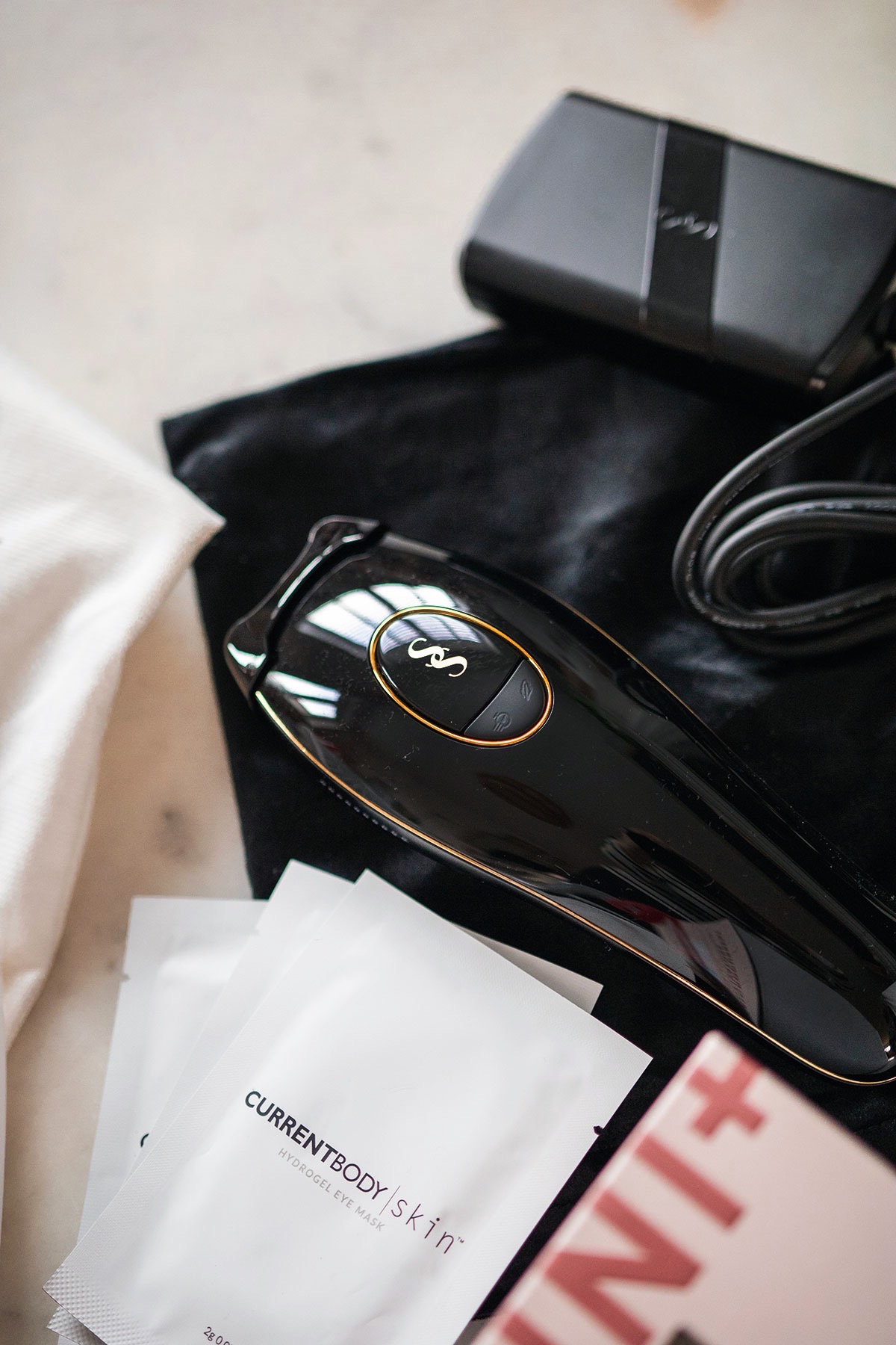 currentbody review beauty devices led mask light therapy skincare tips