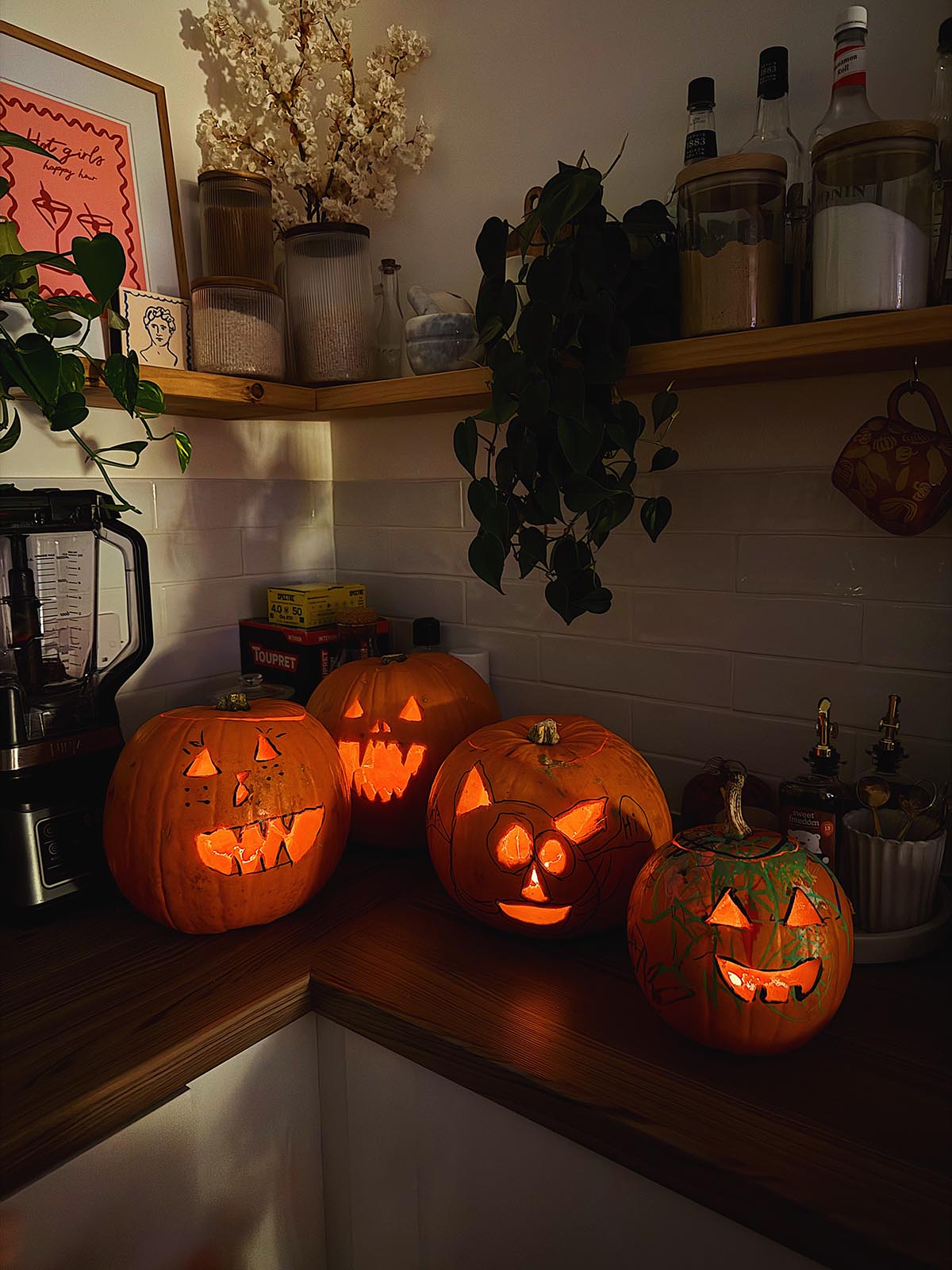 carved pumpkins halloween decorations