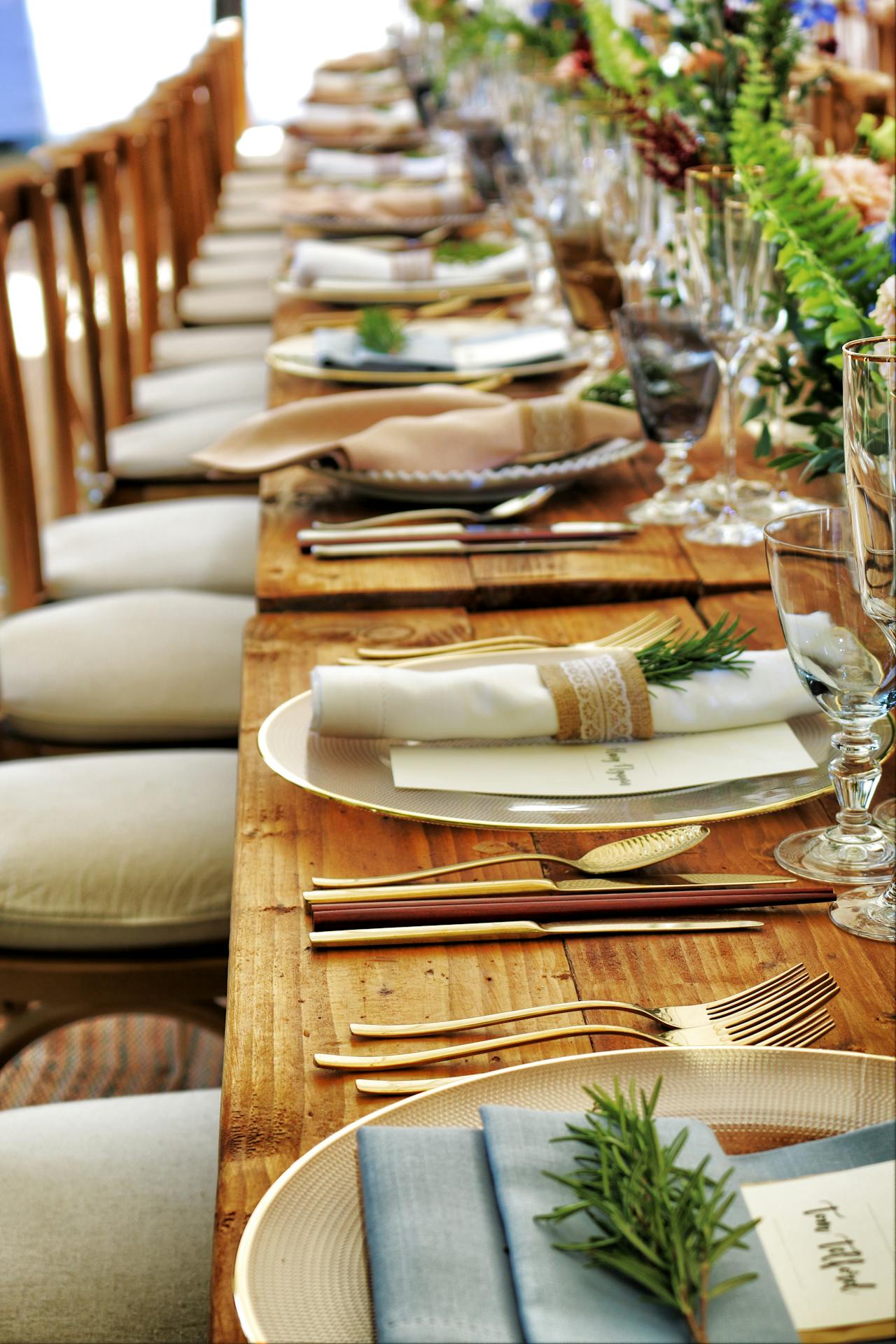 How to Create a Memorable Christmas Dinner to Impress Your Guests.