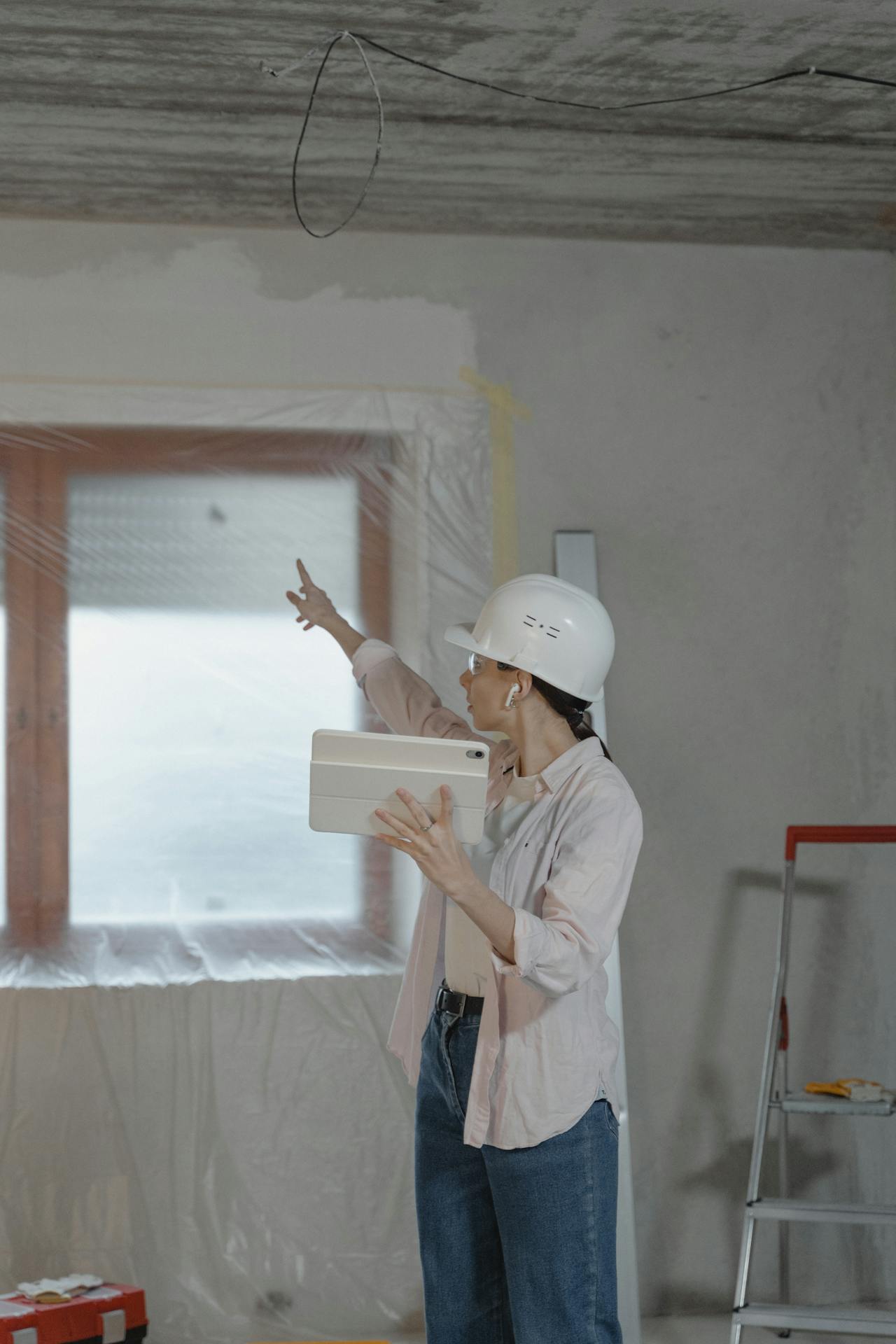What Are the Benefits of DIY Home Renovation vs. Hiring Professionals?