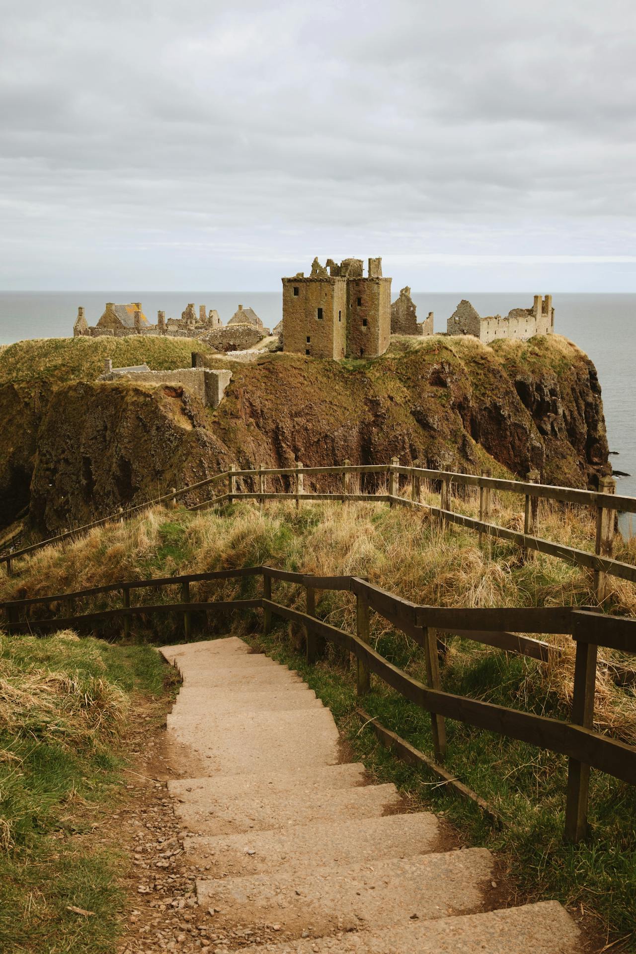 Majestic Castles in Scotland and Ireland: Explore Their Timeless Charm.
