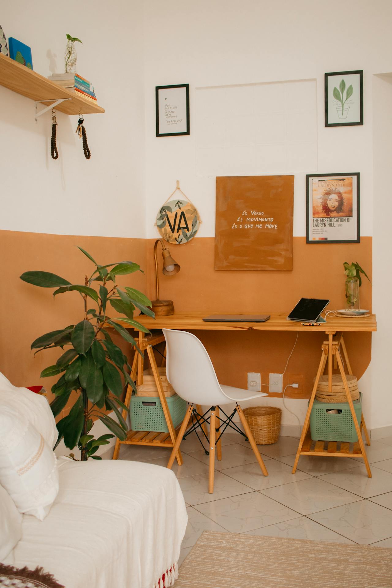 How To Decorate A Small Space Well.