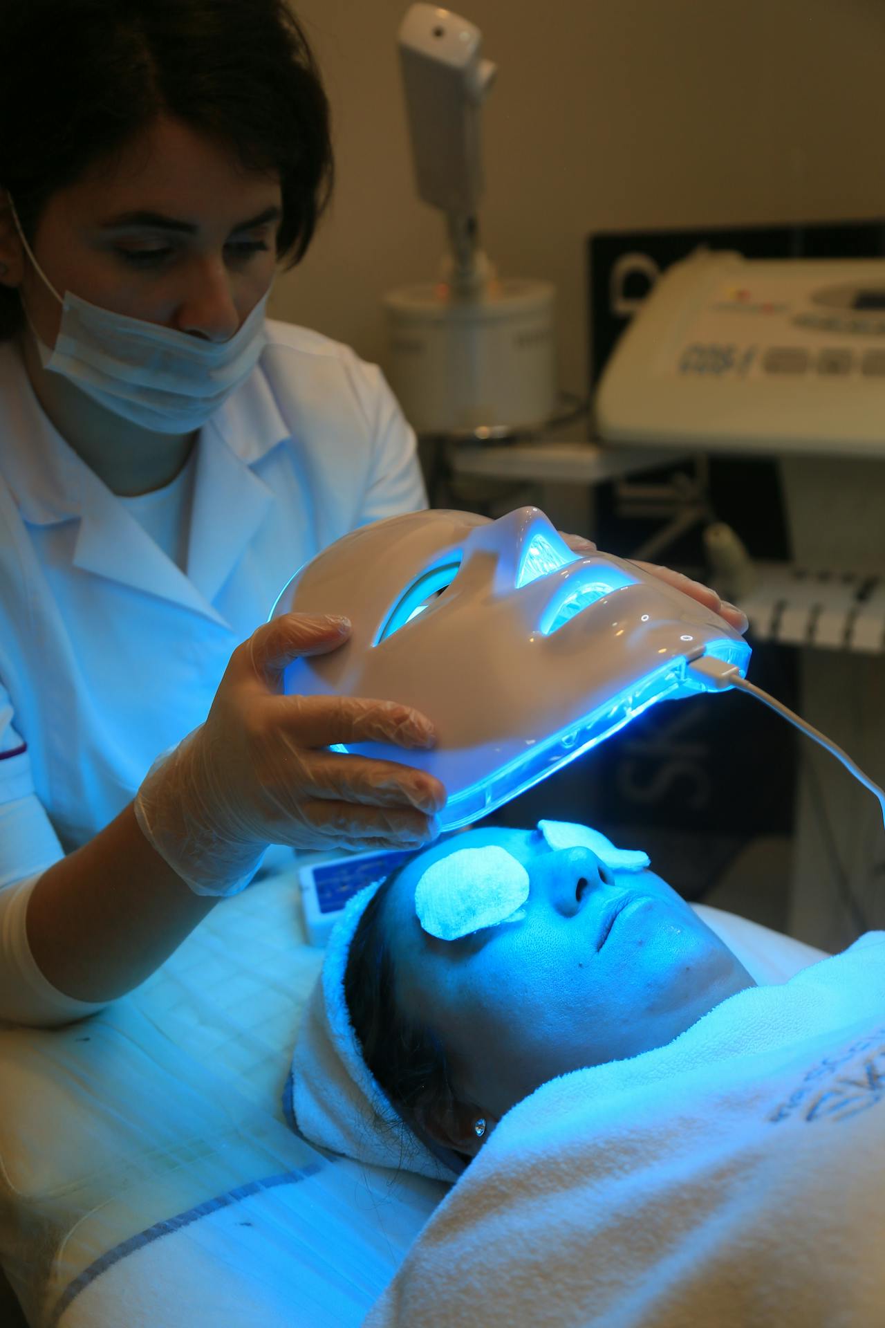 Best At-Home Blue Light Therapy For Acne.