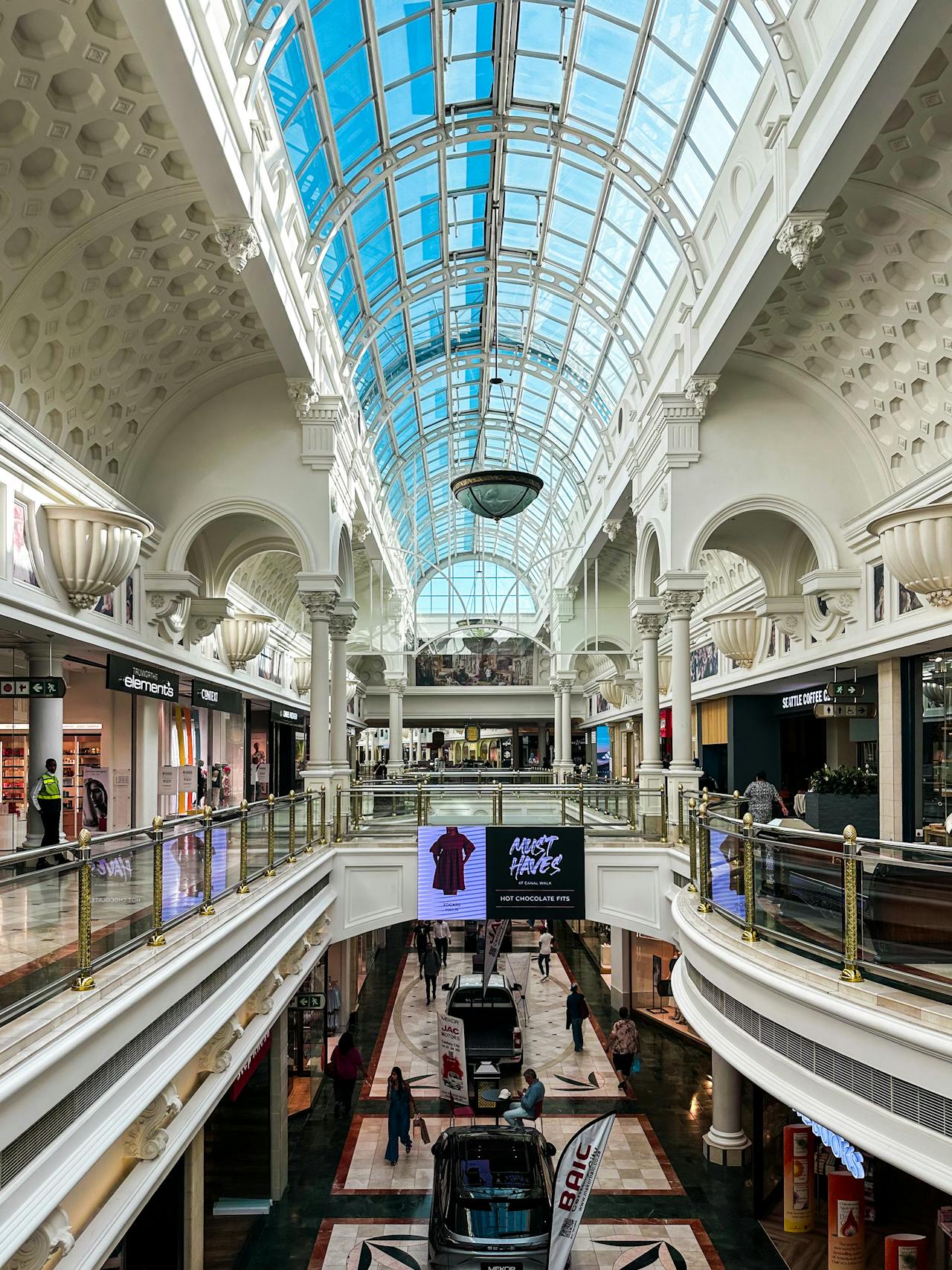 JD Sports At Trafford Centre: What’s Hot This Season.