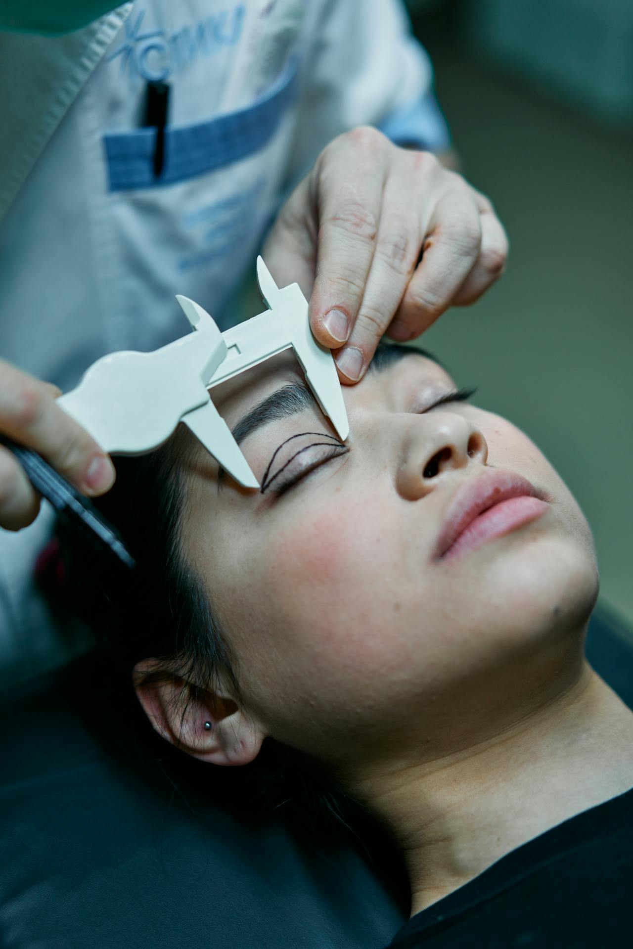 Travelling For Blepharoplasty To Turkey: Worth It?